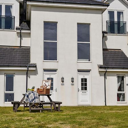 Seaviews And Hot Tub At The Fairways - Uk39821 Villa Portpatrick Exterior photo