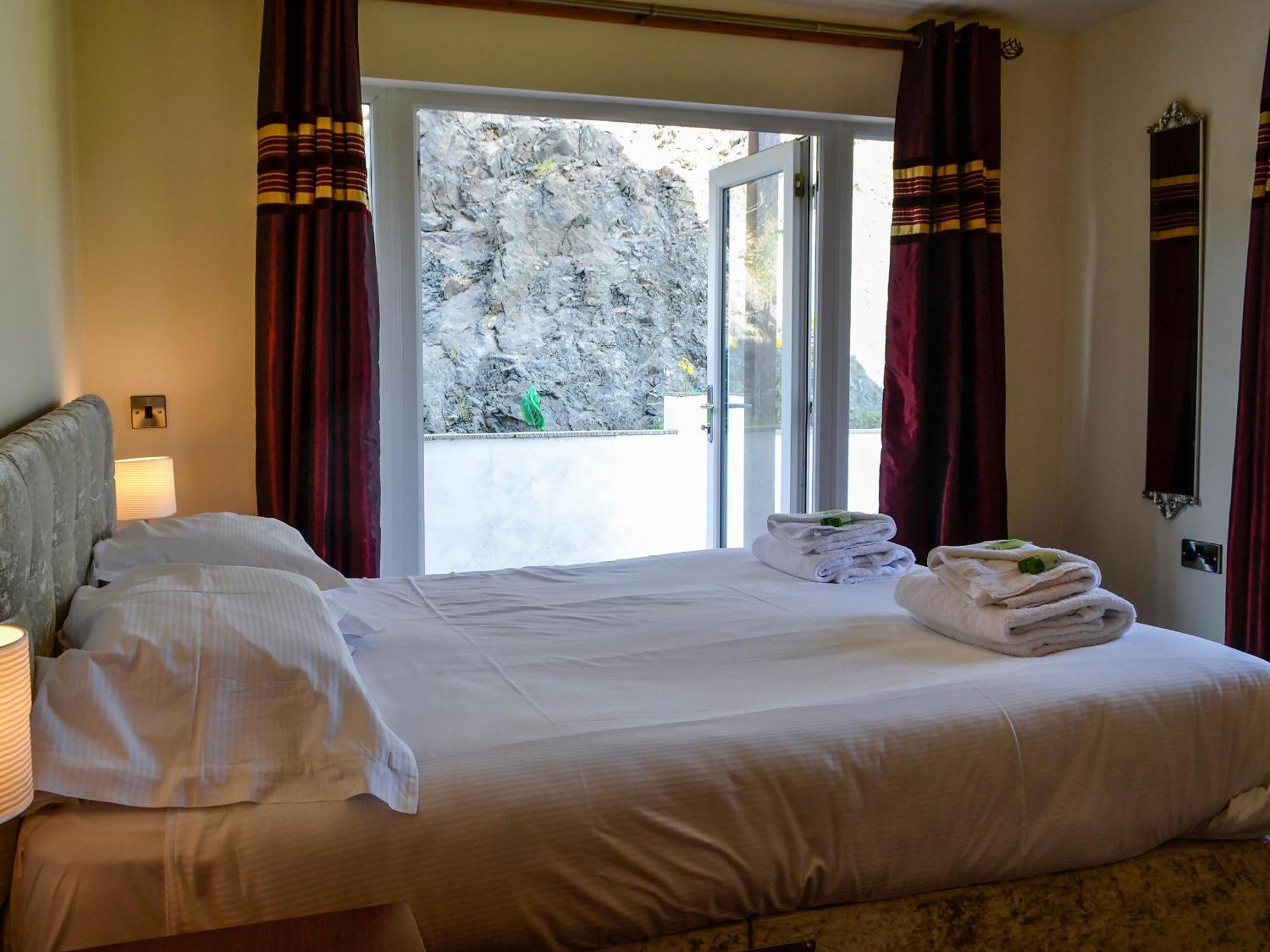 Seaviews And Hot Tub At The Fairways - Uk39821 Villa Portpatrick Exterior photo